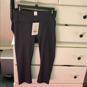 NWT Fabletics High waisted crop leggings